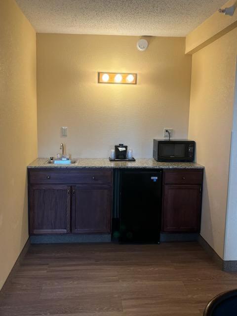 Quality Inn & Suites Bellville - Mansfield Esterno foto