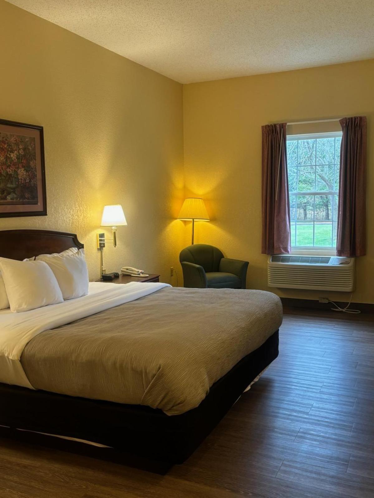 Quality Inn & Suites Bellville - Mansfield Esterno foto