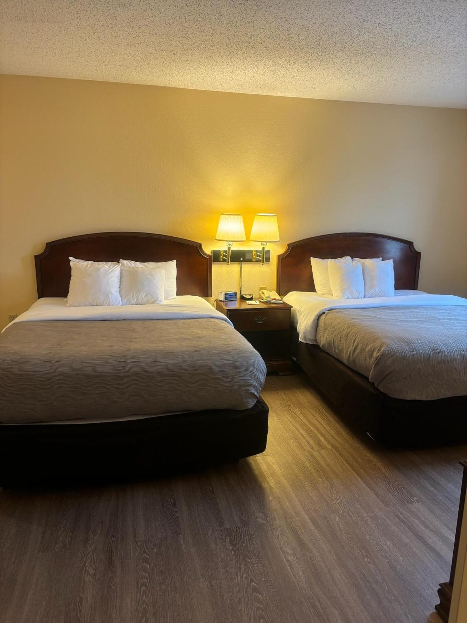 Quality Inn & Suites Bellville - Mansfield Esterno foto