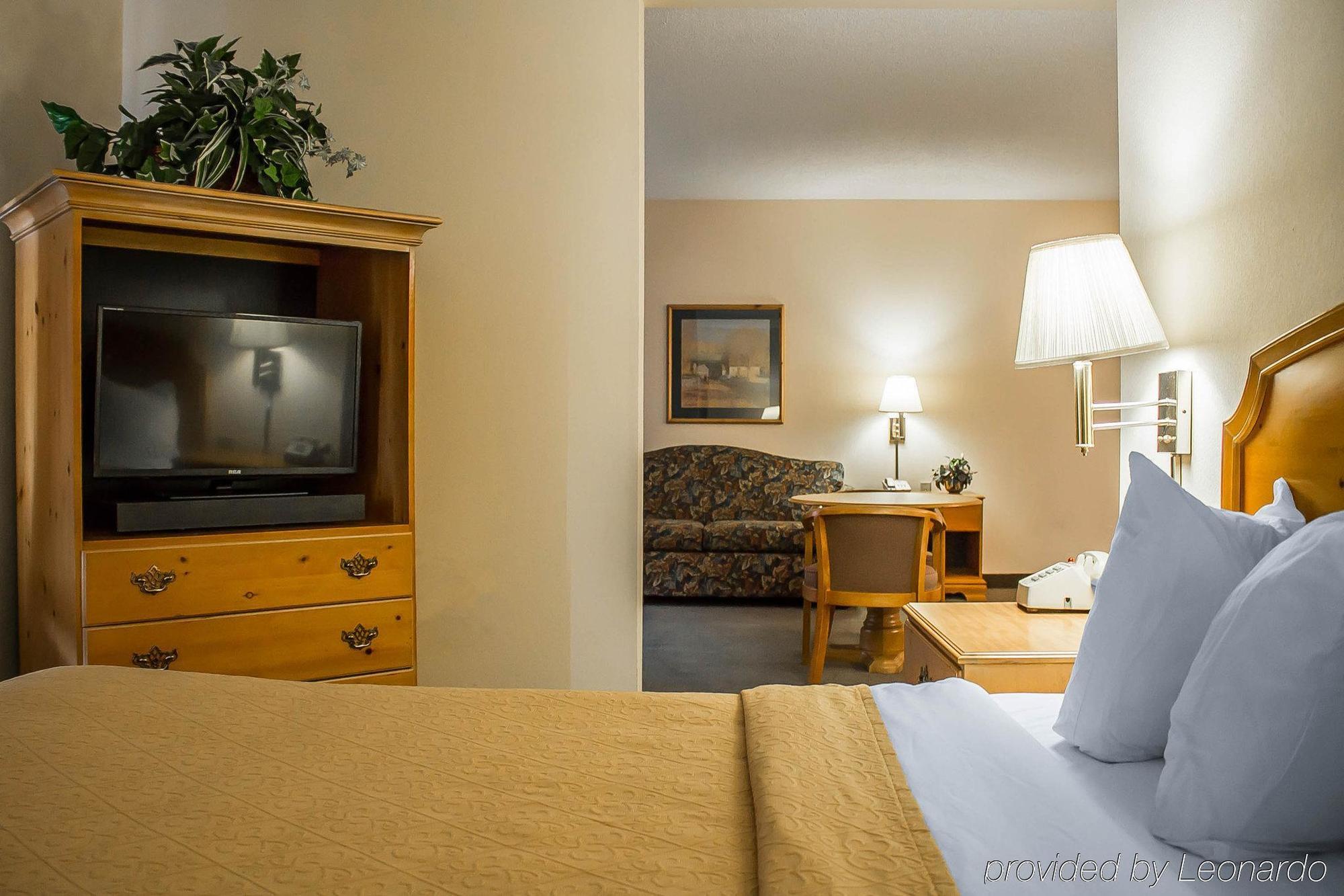 Quality Inn & Suites Bellville - Mansfield Esterno foto