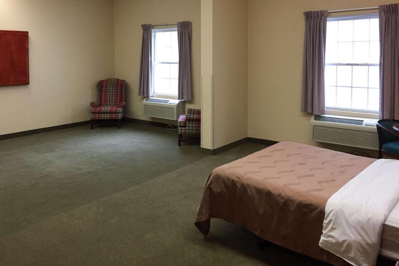 Quality Inn & Suites Bellville - Mansfield Esterno foto