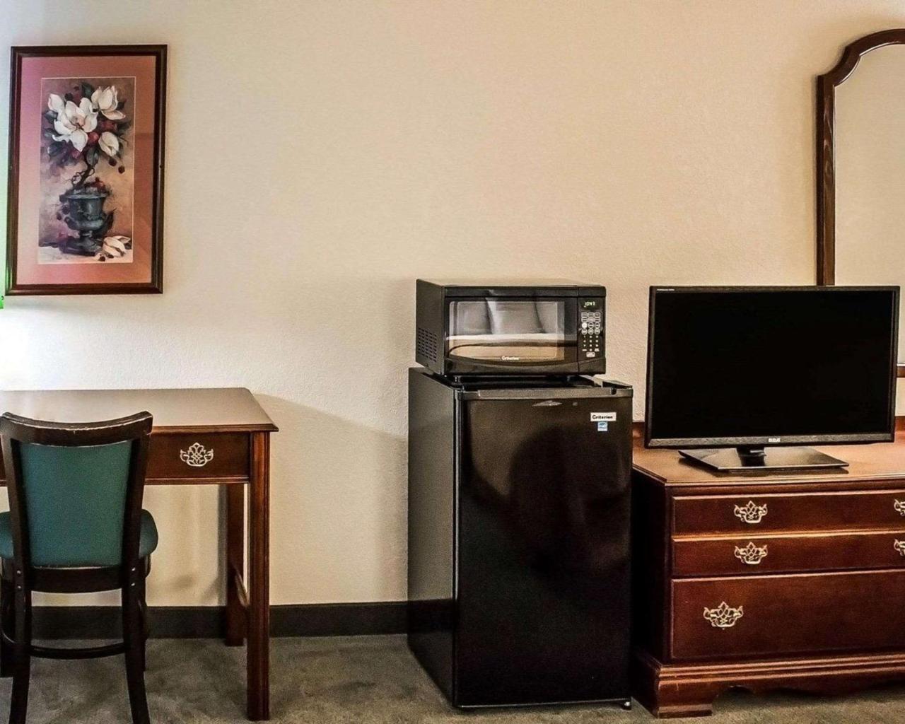 Quality Inn & Suites Bellville - Mansfield Esterno foto
